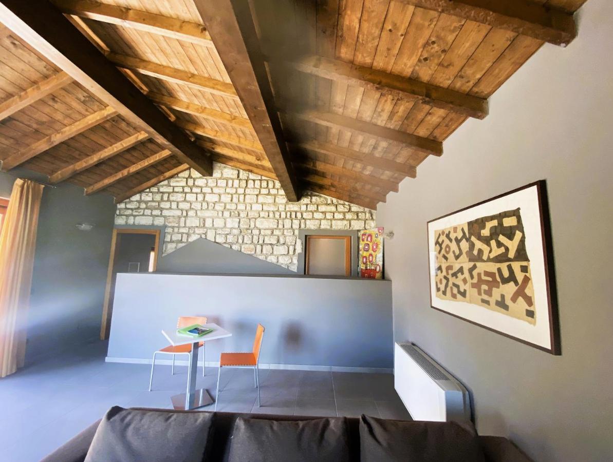 Vela Di Soleville Camere Con E Senza Vista Lago Con Ristorante & Pizzeria Sale Marasino Eksteriør bilde