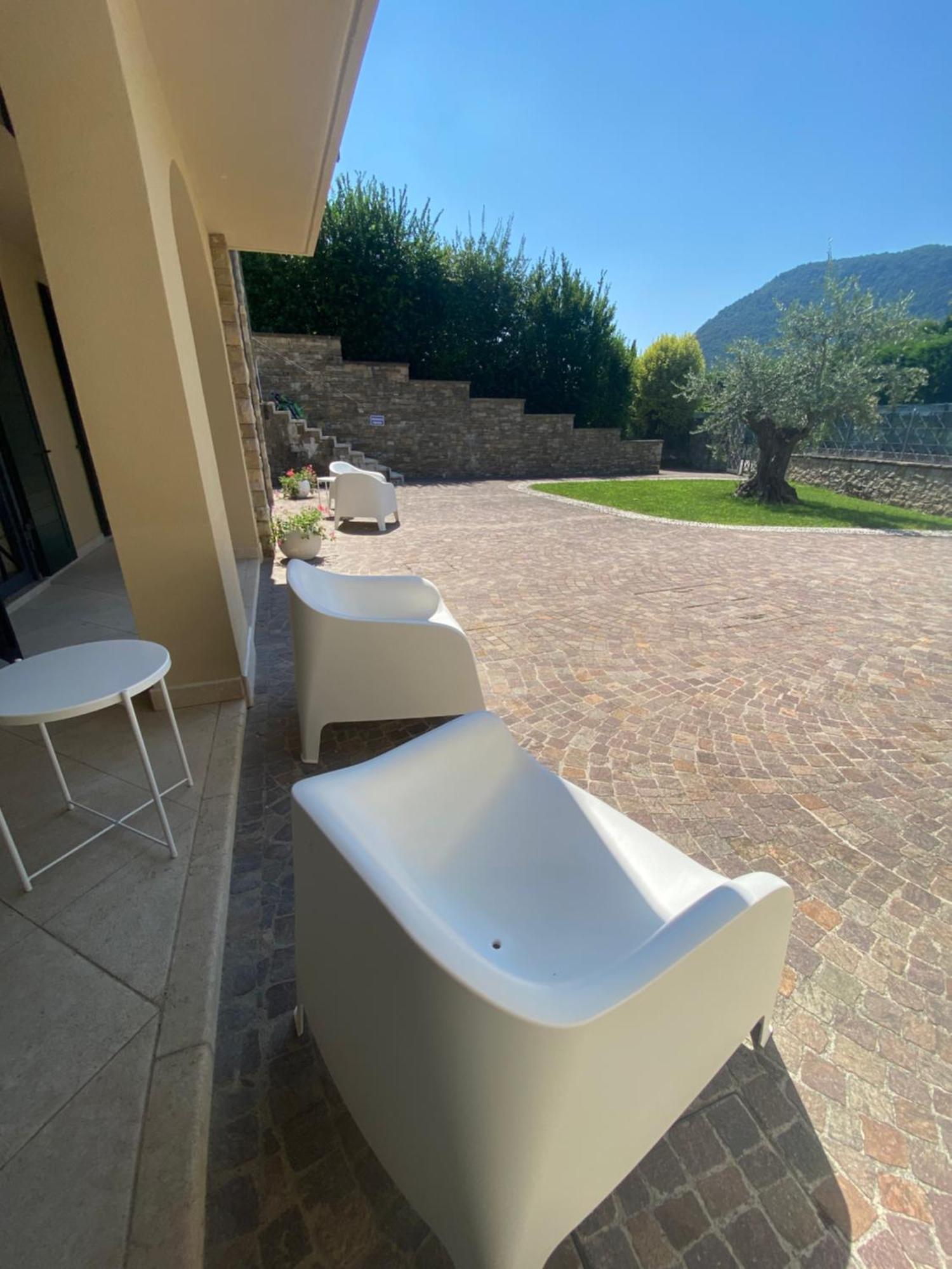 Vela Di Soleville Camere Con E Senza Vista Lago Con Ristorante & Pizzeria Sale Marasino Eksteriør bilde
